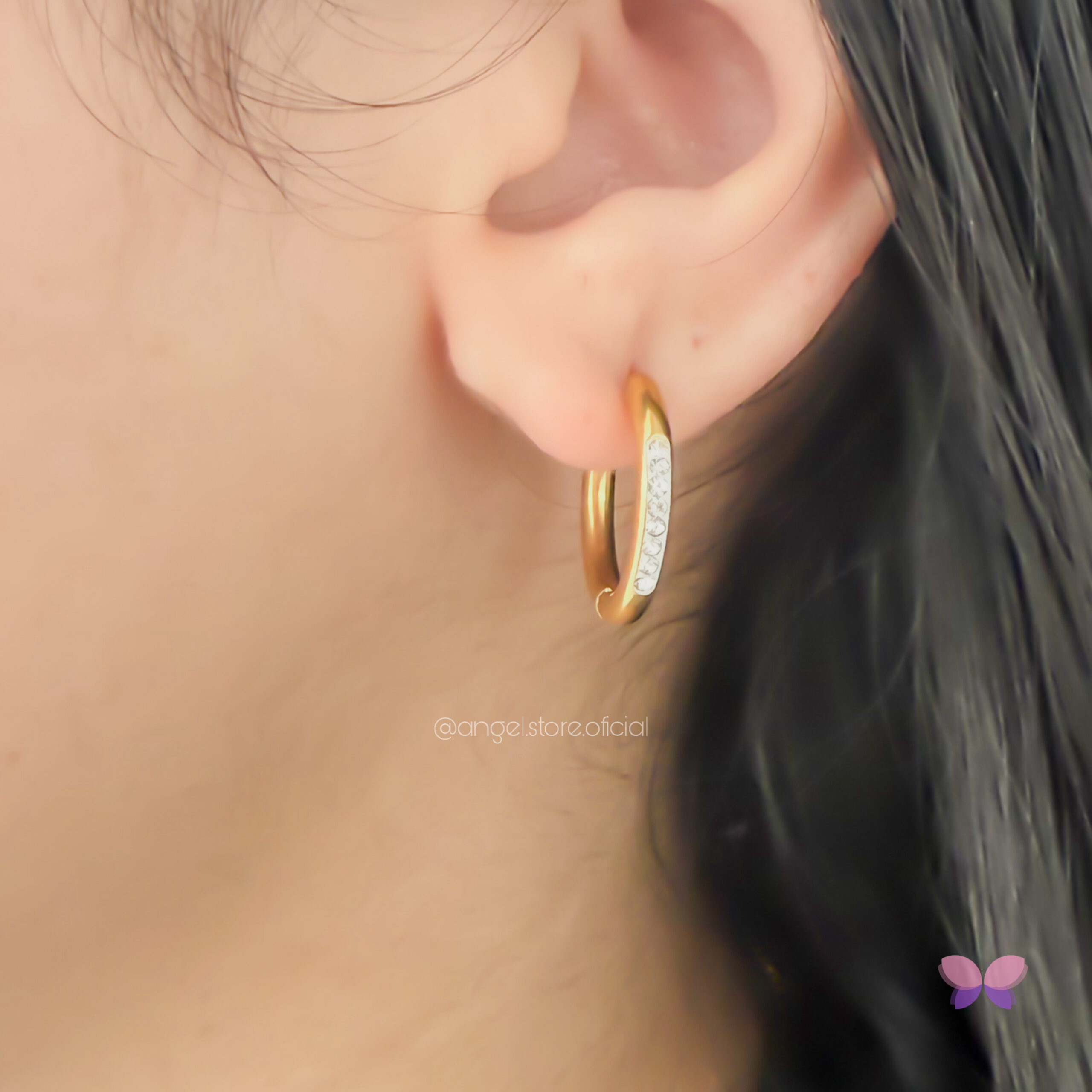 BRINCO ARGOLA CLICK COM PEDRAS DOURADO